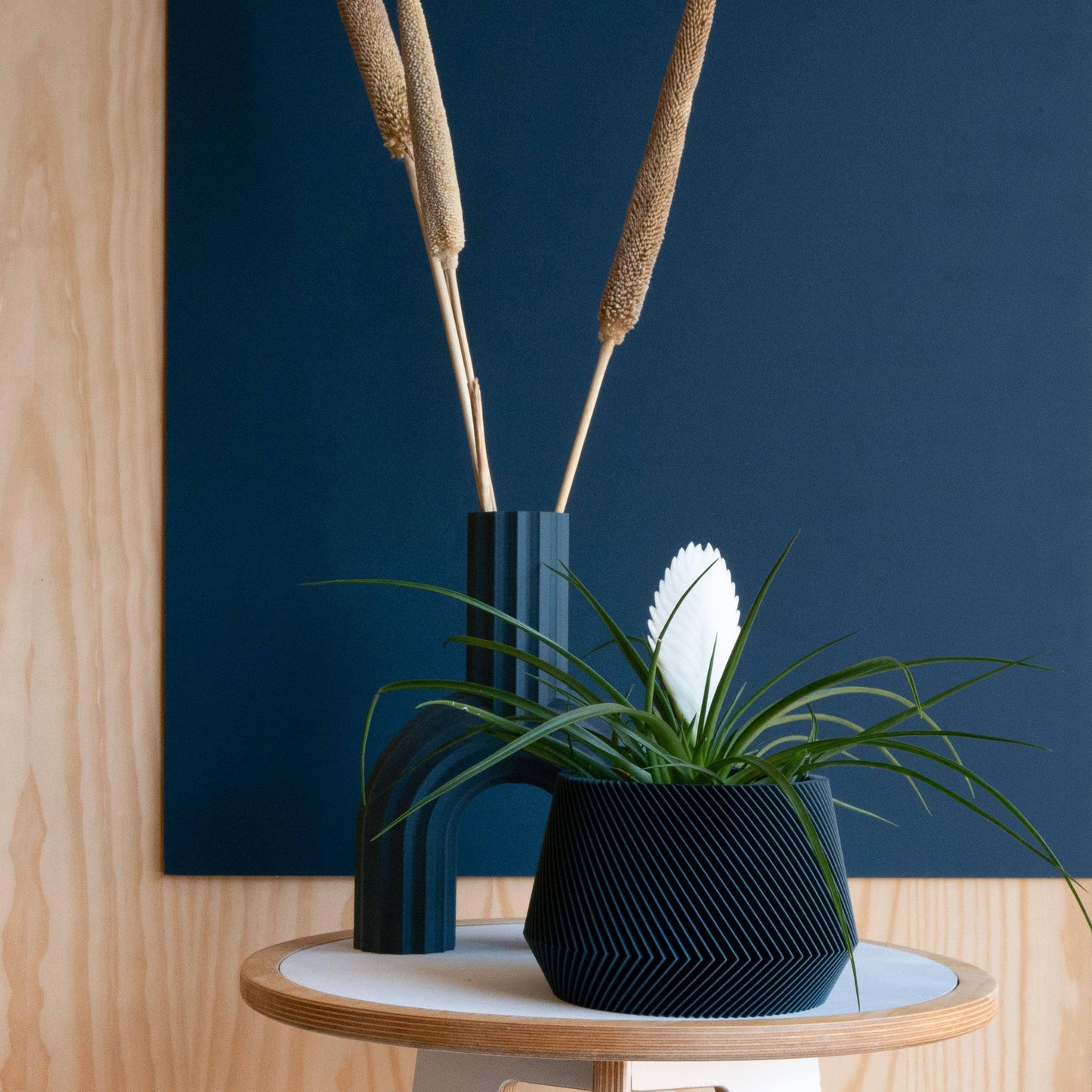 Geometrische houten plantenbak OSLO, ideaal voor groene planten